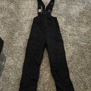 ❄️❄️Snow Bib. Child’s size 10 Black